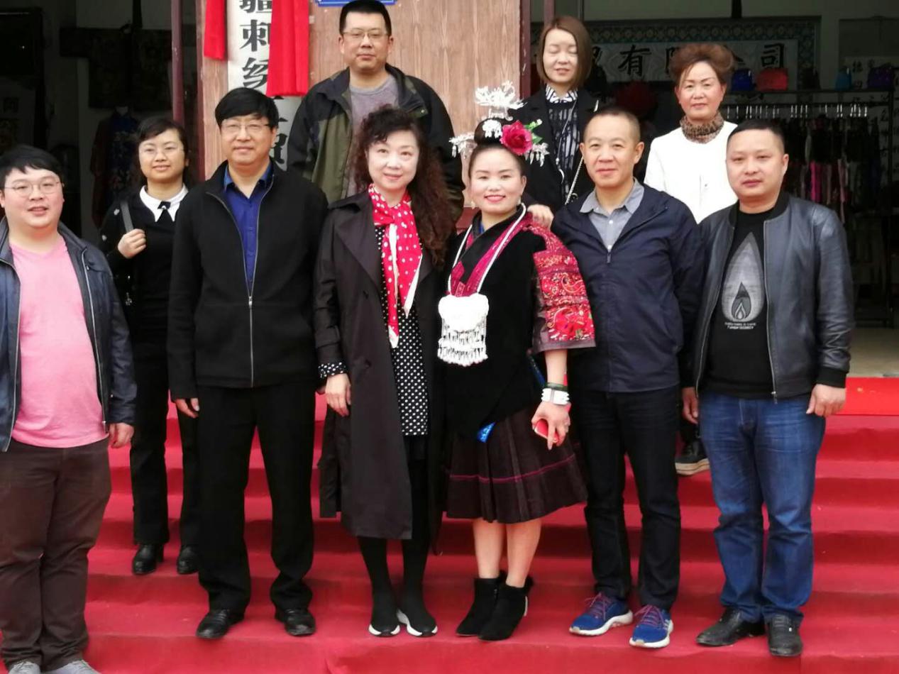 苗绣民族特色文化非遗传承,贵州非遗刺绣