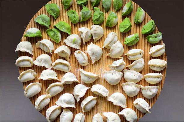 如何和饺子面做饺皮,饺皮怎么做又薄又滑又耐煮