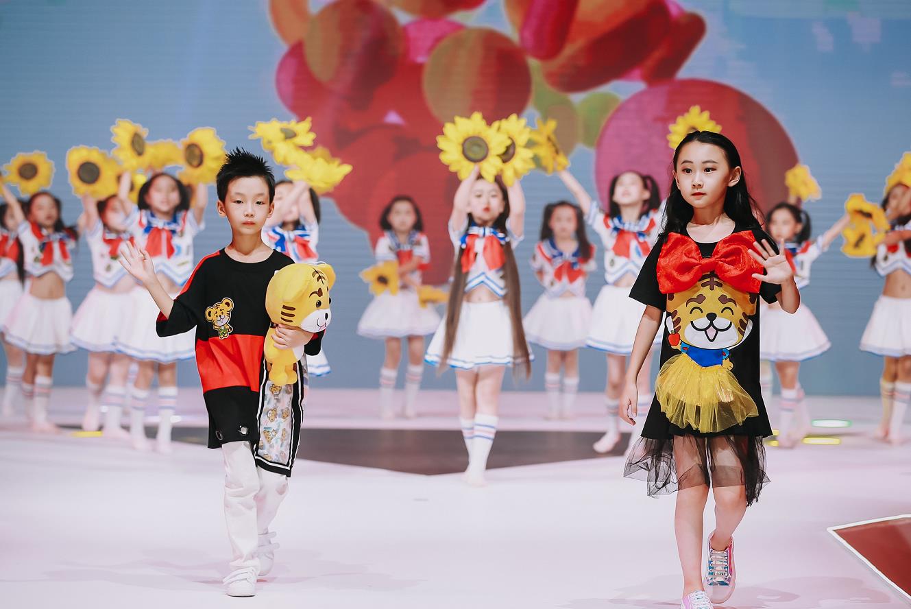 即墨小童8-15岁童装品牌,即墨快时尚童装工厂