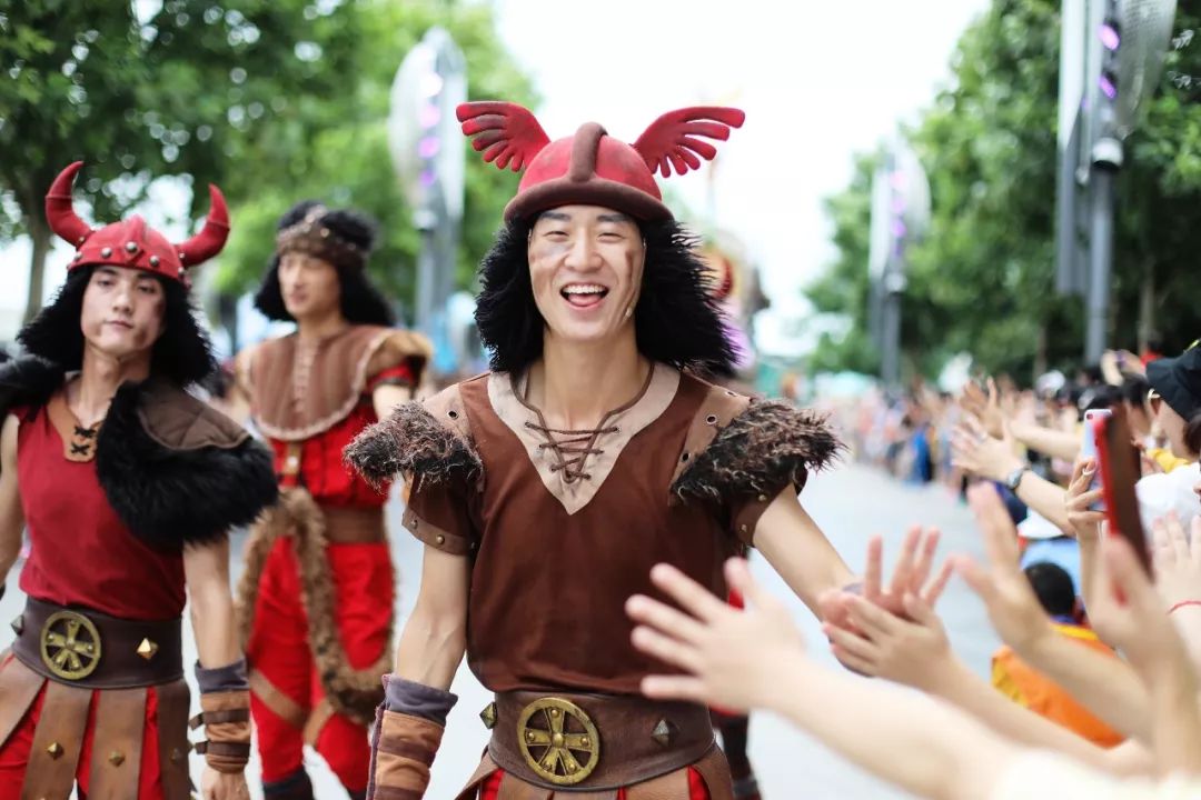 暑假两个人去北京五六天2000够吗,暑假两个人去青岛多少费用