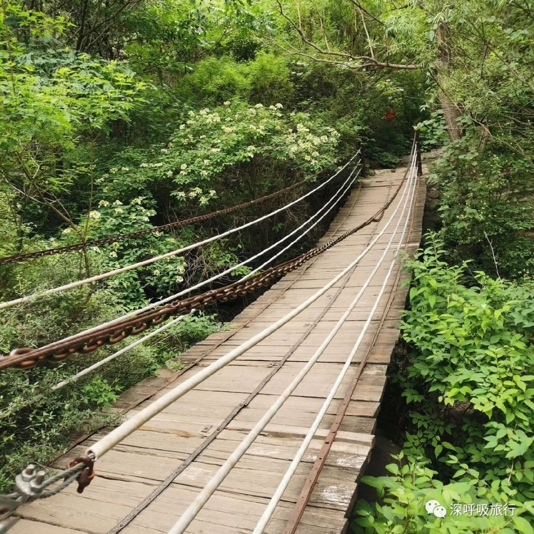 京西小九寨百瀑谷,京西双龙峡小火车图片