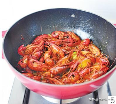 自制不辣小龙虾调料,自制小龙虾加什么配菜