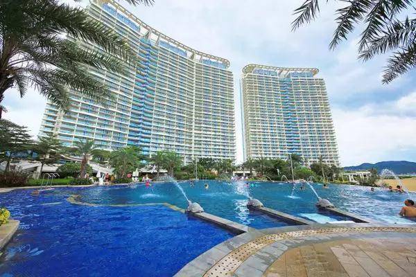 媲美三亚的海滩,可媲美三亚的海滨城市