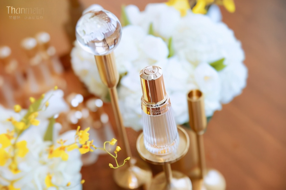 梵蜜琳的“小心机”，全藏在小膜灯肌底液里