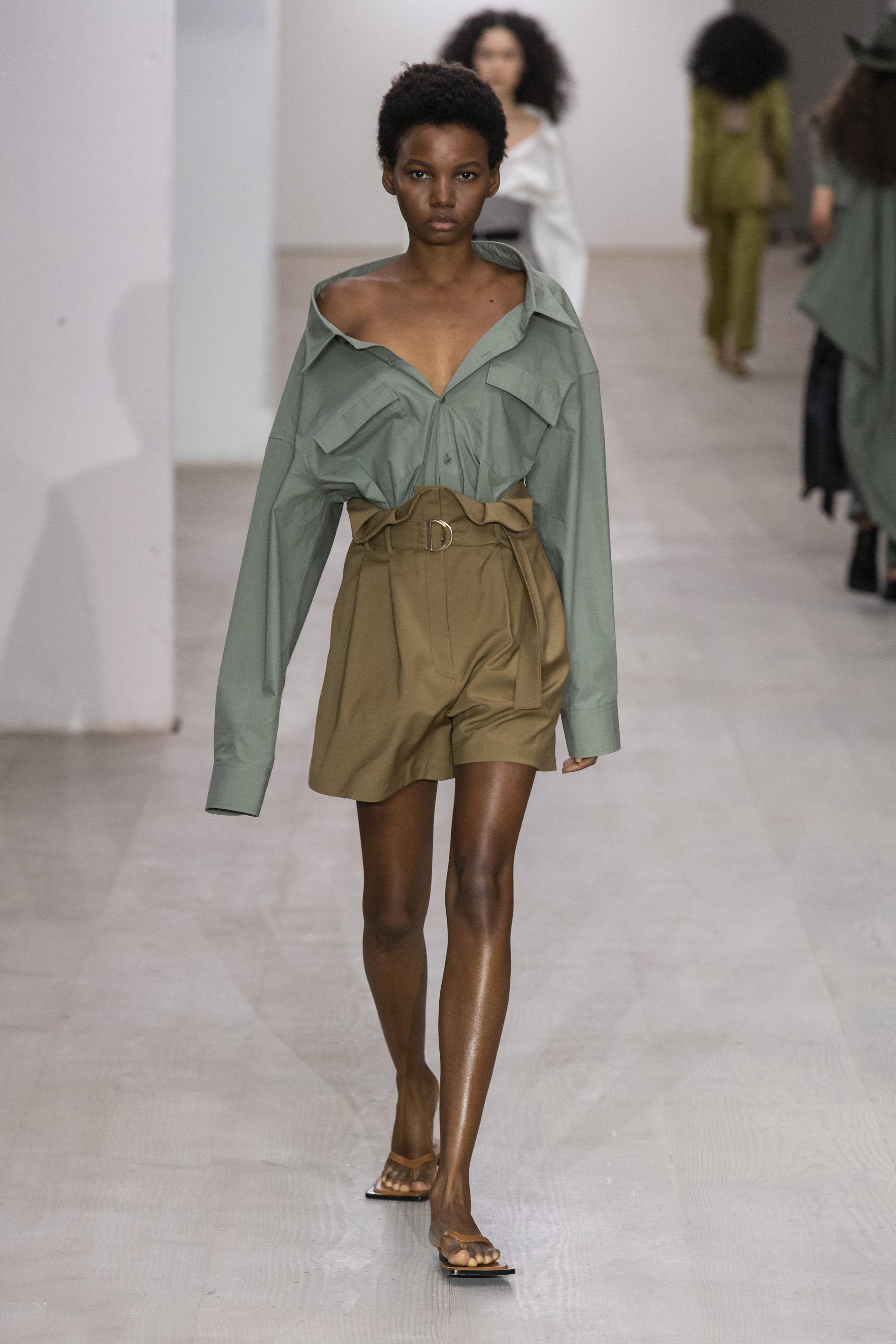 2023秋冬上海时装周秀场设计,2021巴黎高定时装周秀场