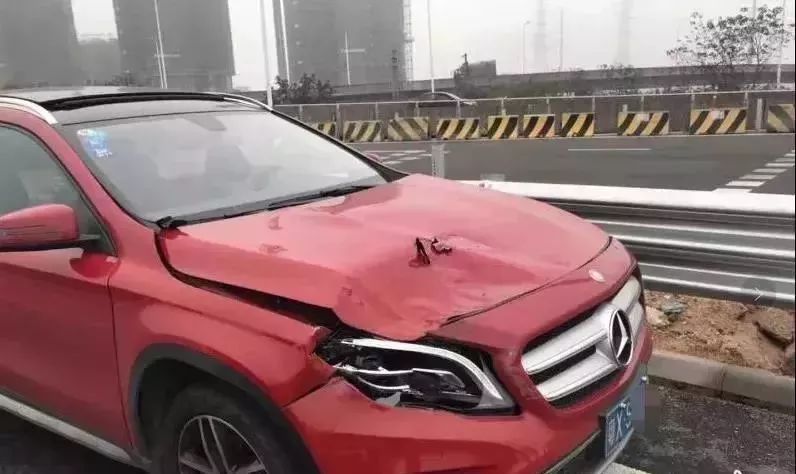 大货车倒车注意什么,货车倒车怎么避免事故