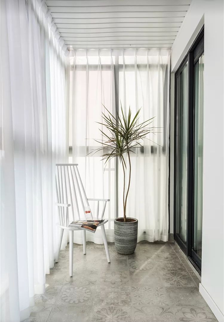 家用窗帘选什么材质的比较划算,客厅和卧室窗帘材质要选一样的吗