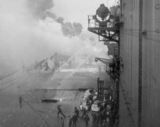 美军航母损管,神级损伤是什么造成的