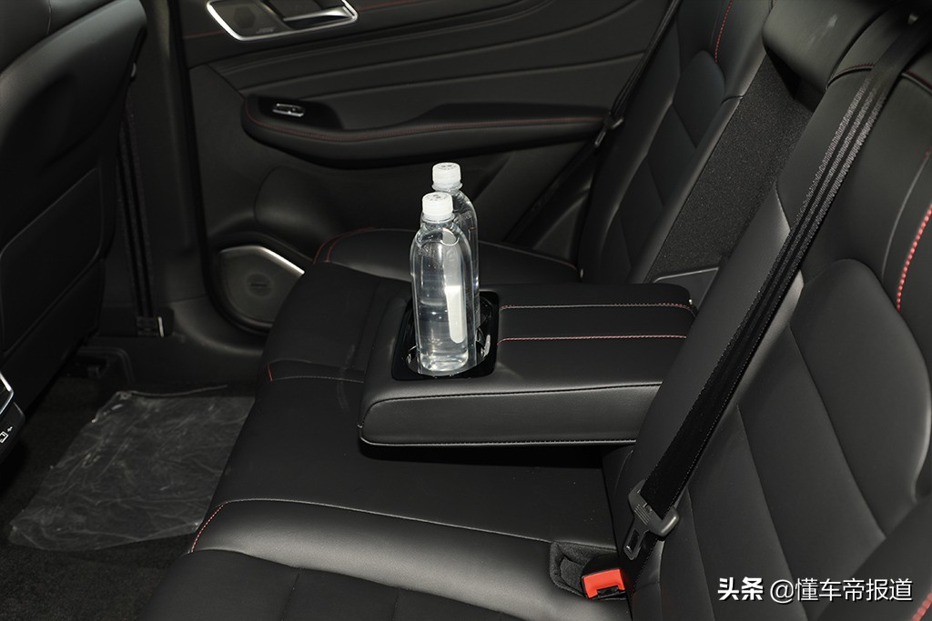 上汽名爵mg领航suv自动挡价格多少,运动轿车与家用轿车乘坐体验