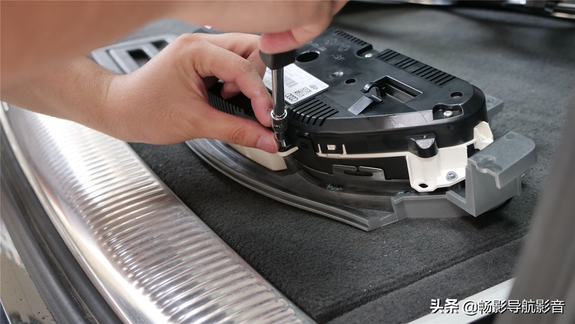 奥迪q7改内饰导航,奥迪q7改装大屏导航线束