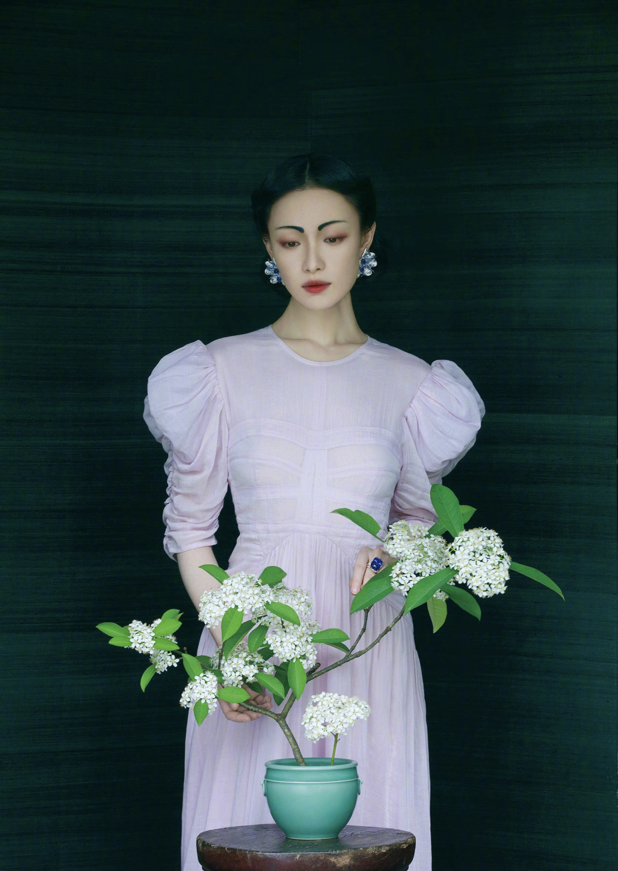 倪妮水墨眉仙都妆容分析,倪妮复古大片