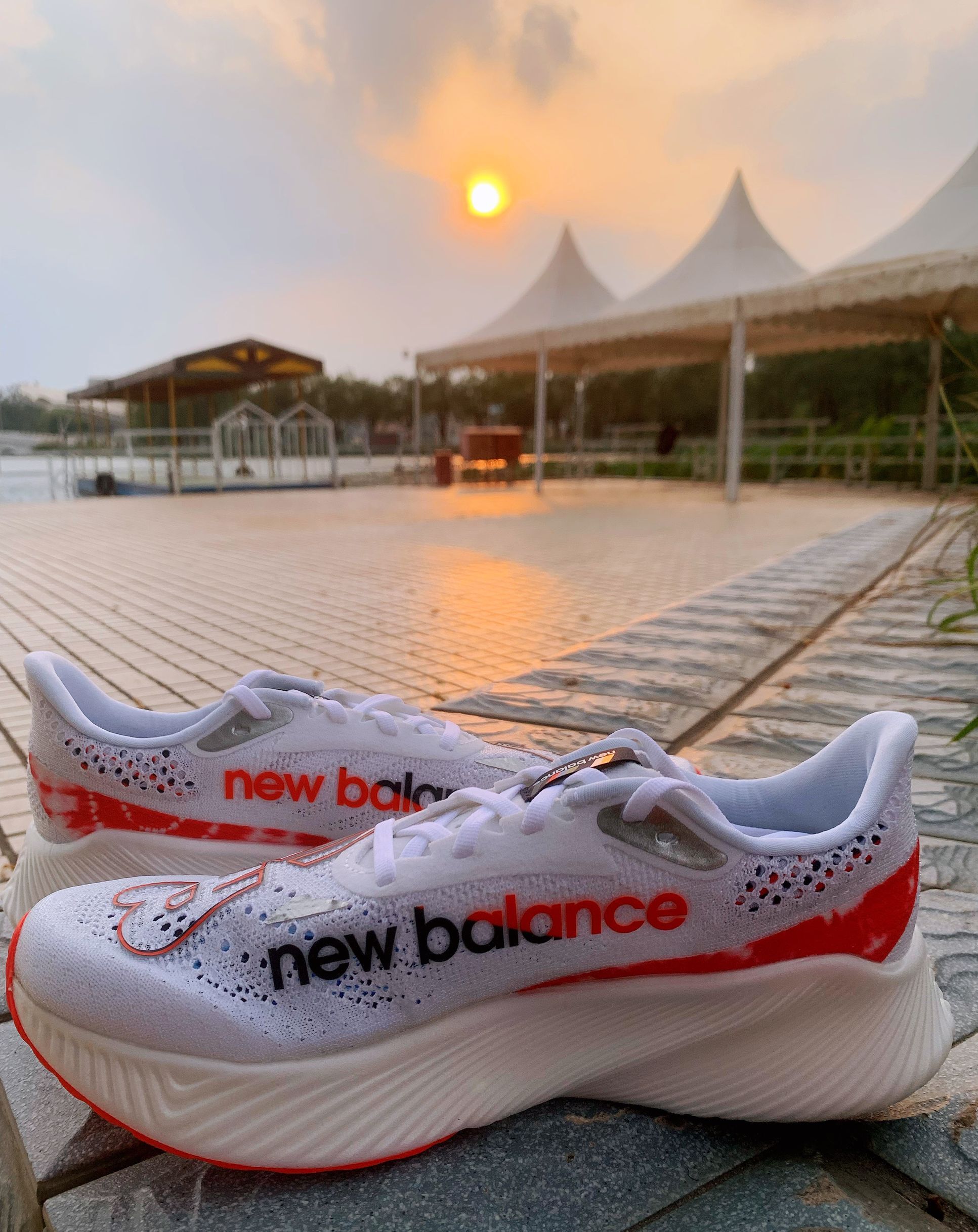 nbfuelcellrcelitev2跑鞋真实测评,nb高颜值复古跑鞋