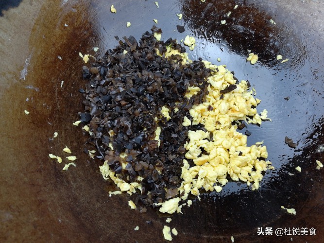 饺子馅出水太多怎么办,饺子馅出水太多了怎么补救