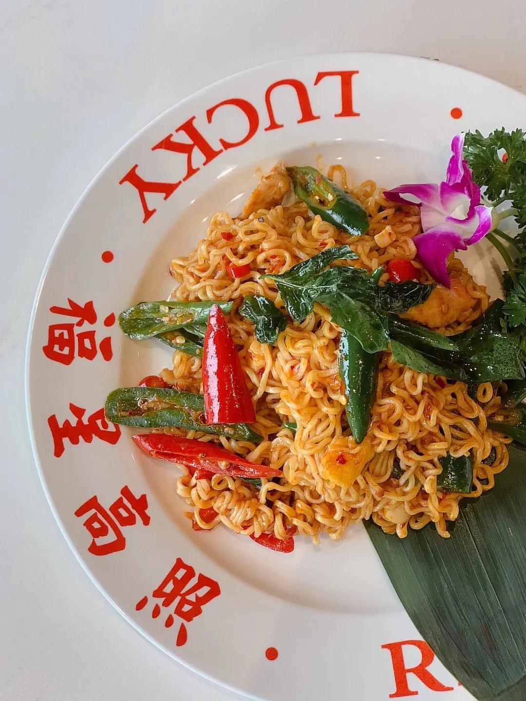 屁屁猩拍了拍你，并递出一张50团100代金券