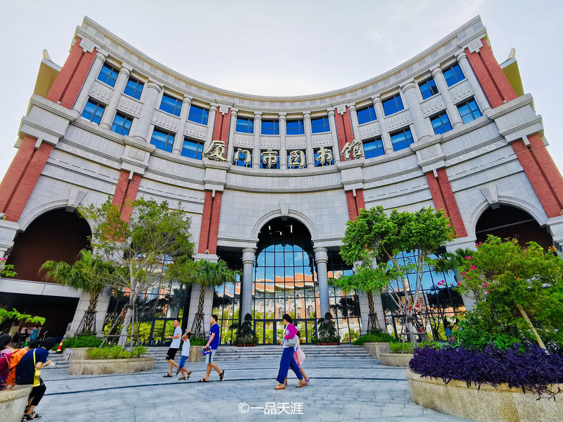 坐拥集美湖，紧邻杏林湾，这家湖居酒店简直是轻眠患者的福音