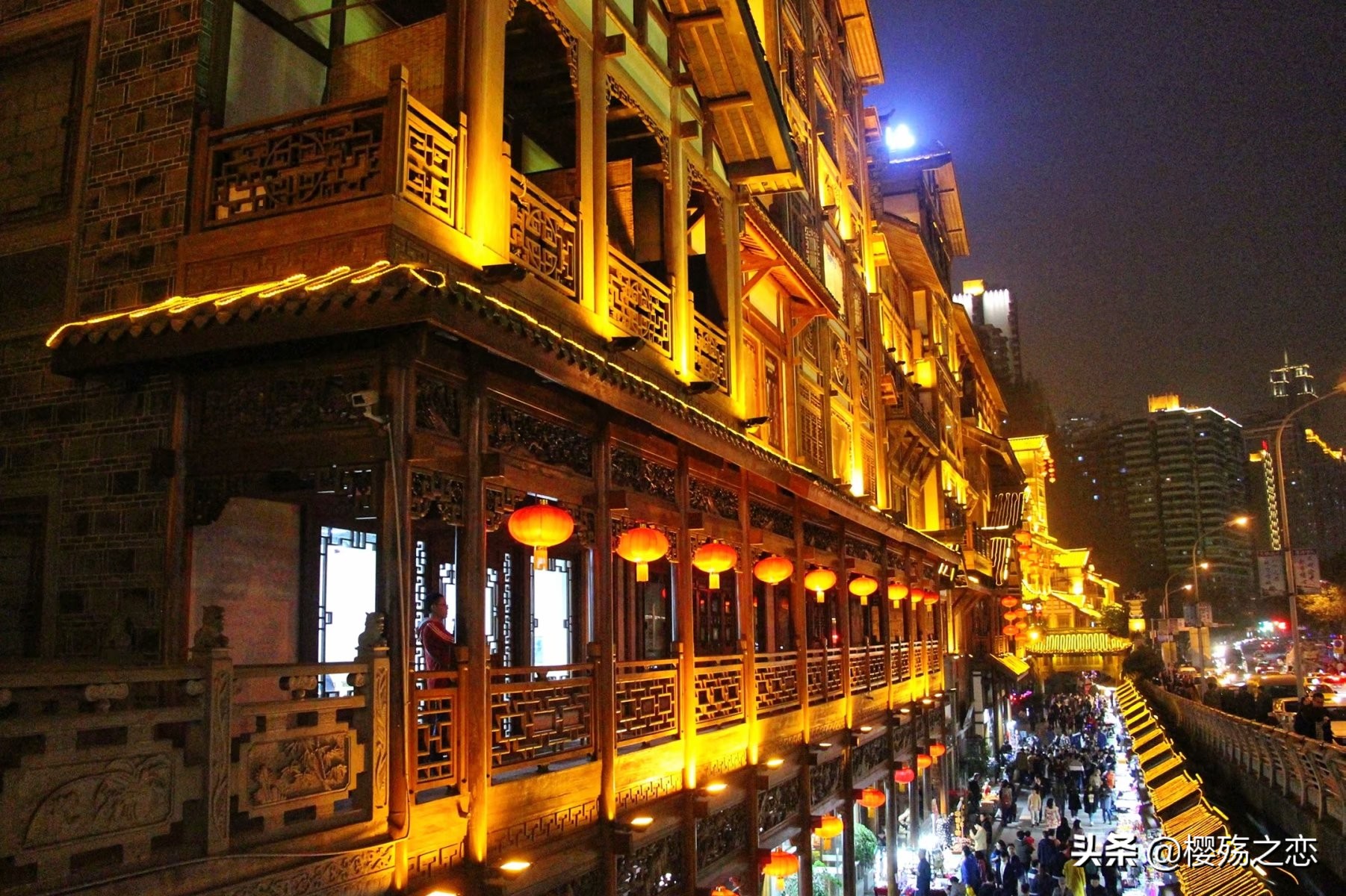 重庆有哪些网红景区和酒店,重庆有个景点千与千寻