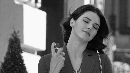 马桶黄污渍怎么去除妙招,马桶污垢发黄怎么去除