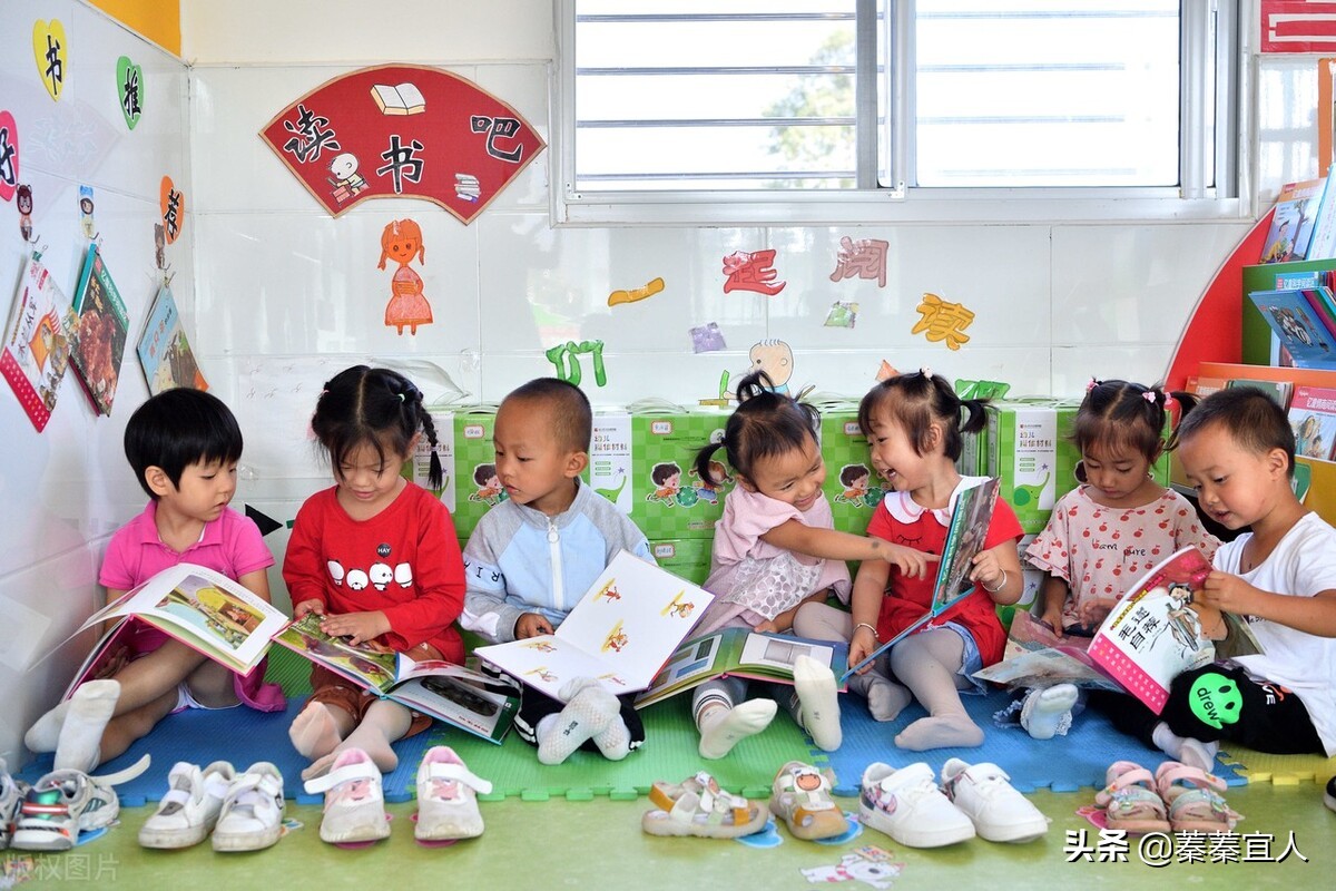 小孩死活不上幼儿园怎么办,孩子天天哭闹死活不愿意去幼儿园