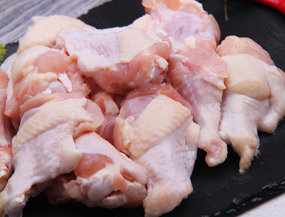 腊鸡腿腌制前要洗干净吗,腌腊鸡腿家常做法