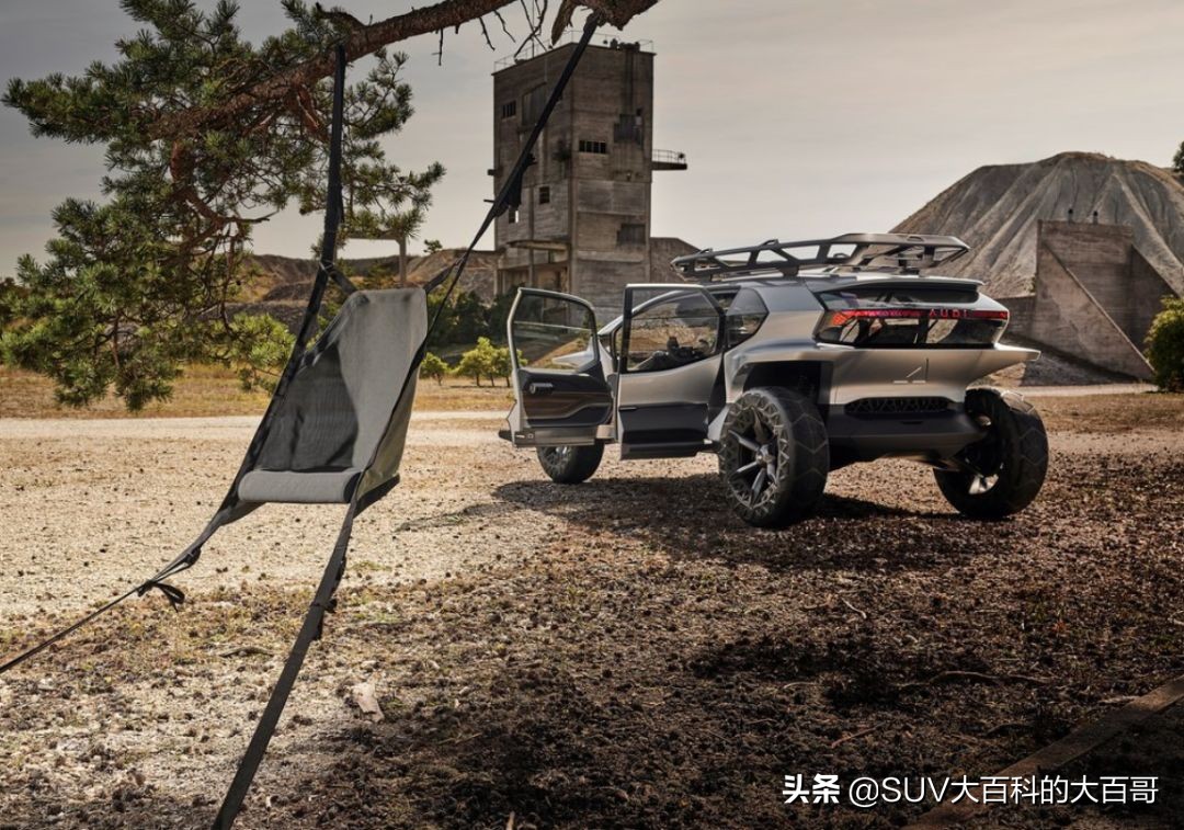 奥迪也发“硬派越野车”,透明座舱+500公里续航,还有无人机引路