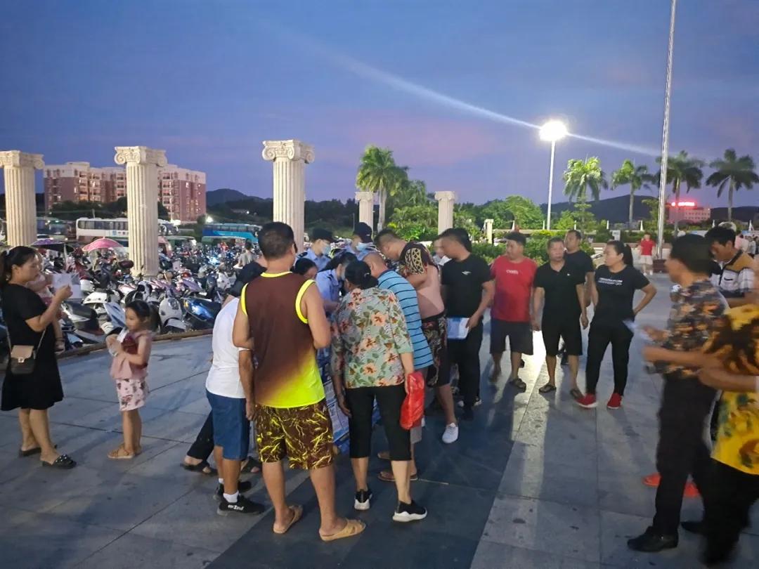 戳戳戳,这群人在惠东挨家挨户、街头摆摊,只为了……