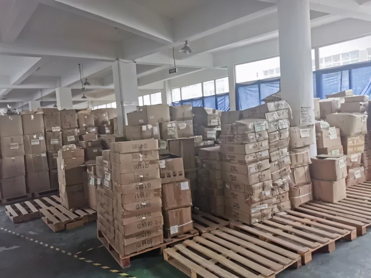 吐了！这些售价上千元的网红面霜，原料低至2元，产自厕所，或致皮肤癌…