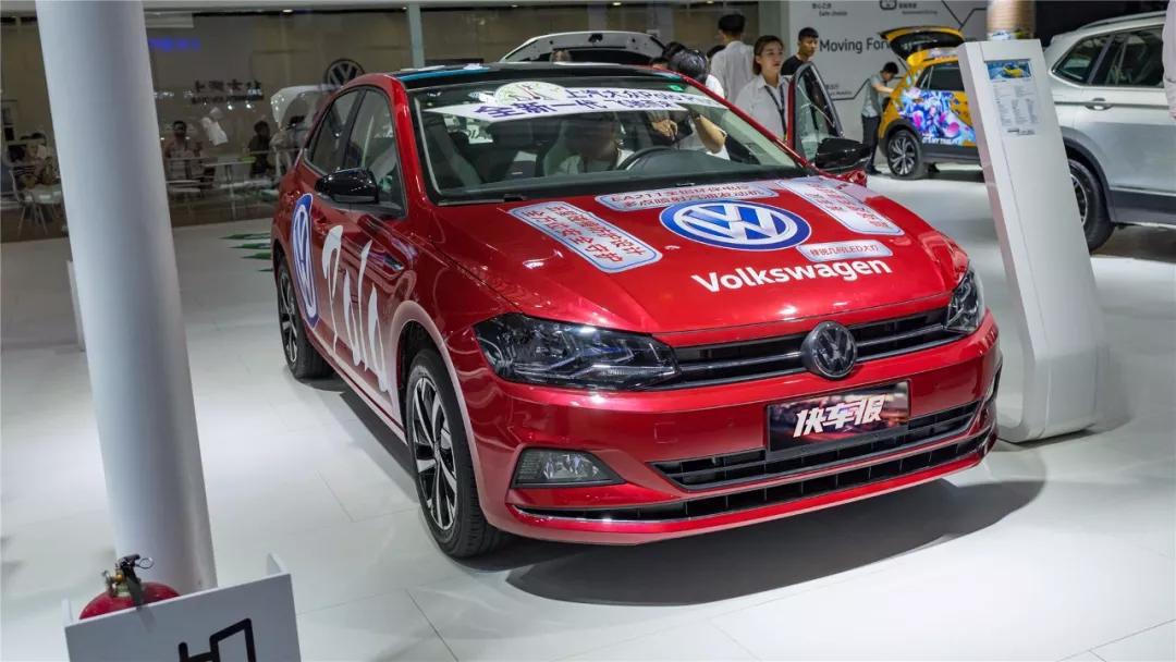 四代飞度和poloplus测评,想买大众polo好还是本田飞度好