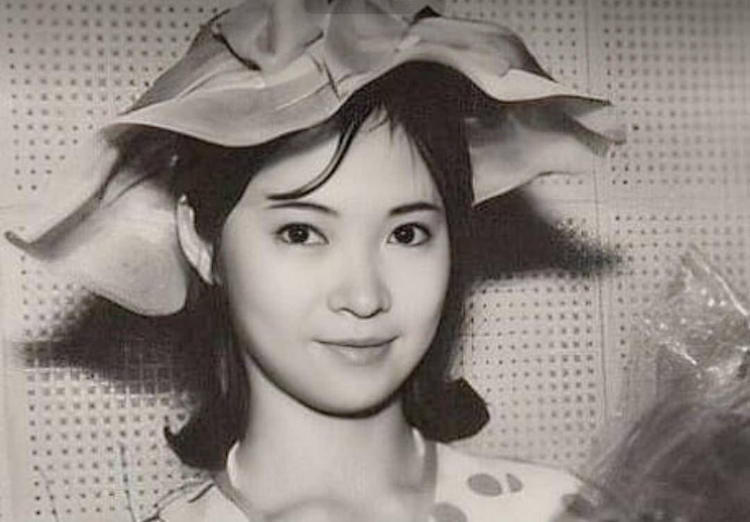 73岁影后萧芳芳：周星驰的理想爱人，与李连杰亲如母子