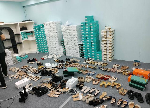 直播卖女鞋被抓,美女主播直播卖假货现场被抓获