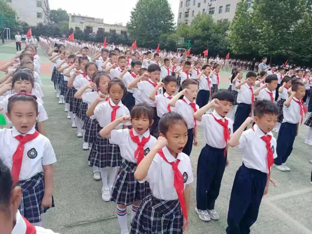 沐浴在党的阳光下幸福成长,沐浴在党的阳光下