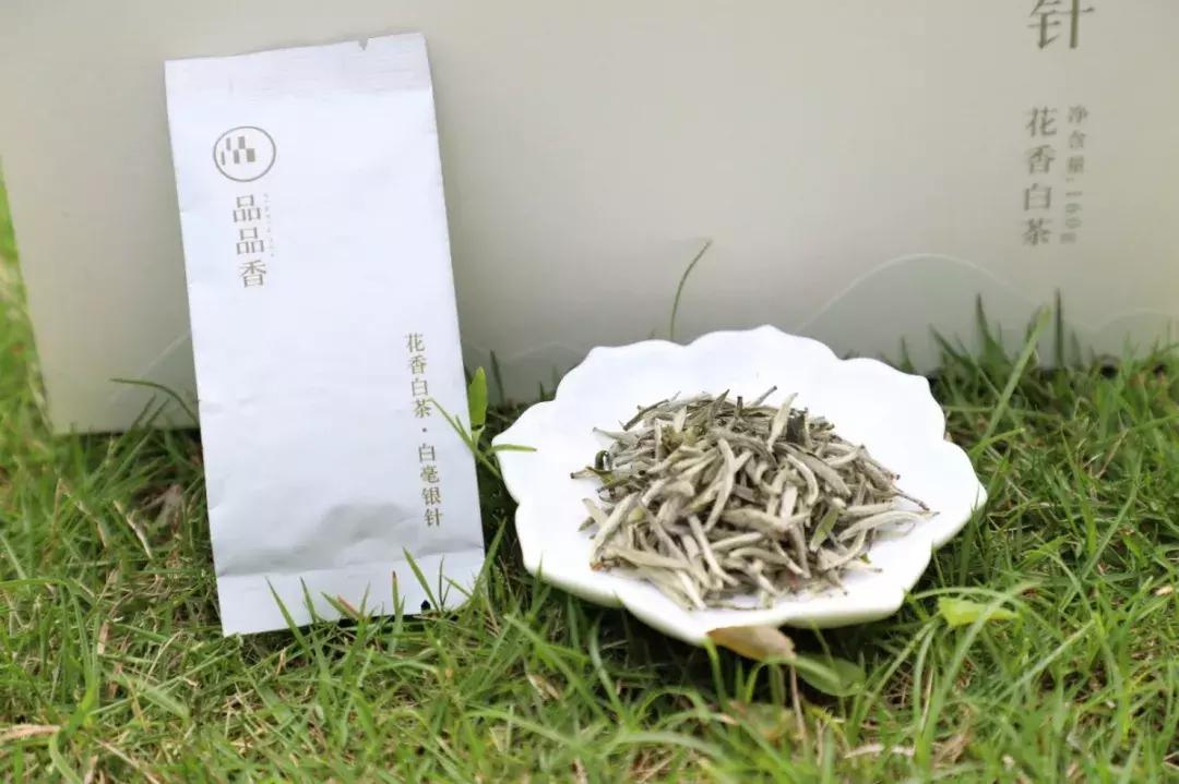 怎样辨别正宗福鼎白茶,怎么鉴别福鼎白茶好坏视频