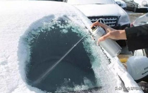 冬天车玻璃除冰最好的方法,冬天车玻璃结冰了怎么快速处理