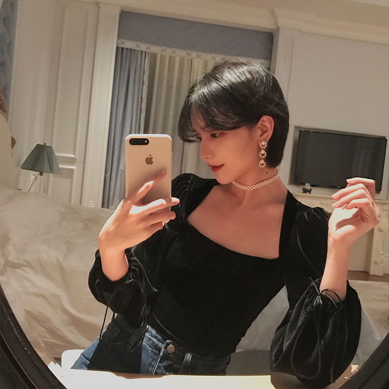 每个女人都爱穿丝绒韩版上衣，这几款更能穿出唯美感