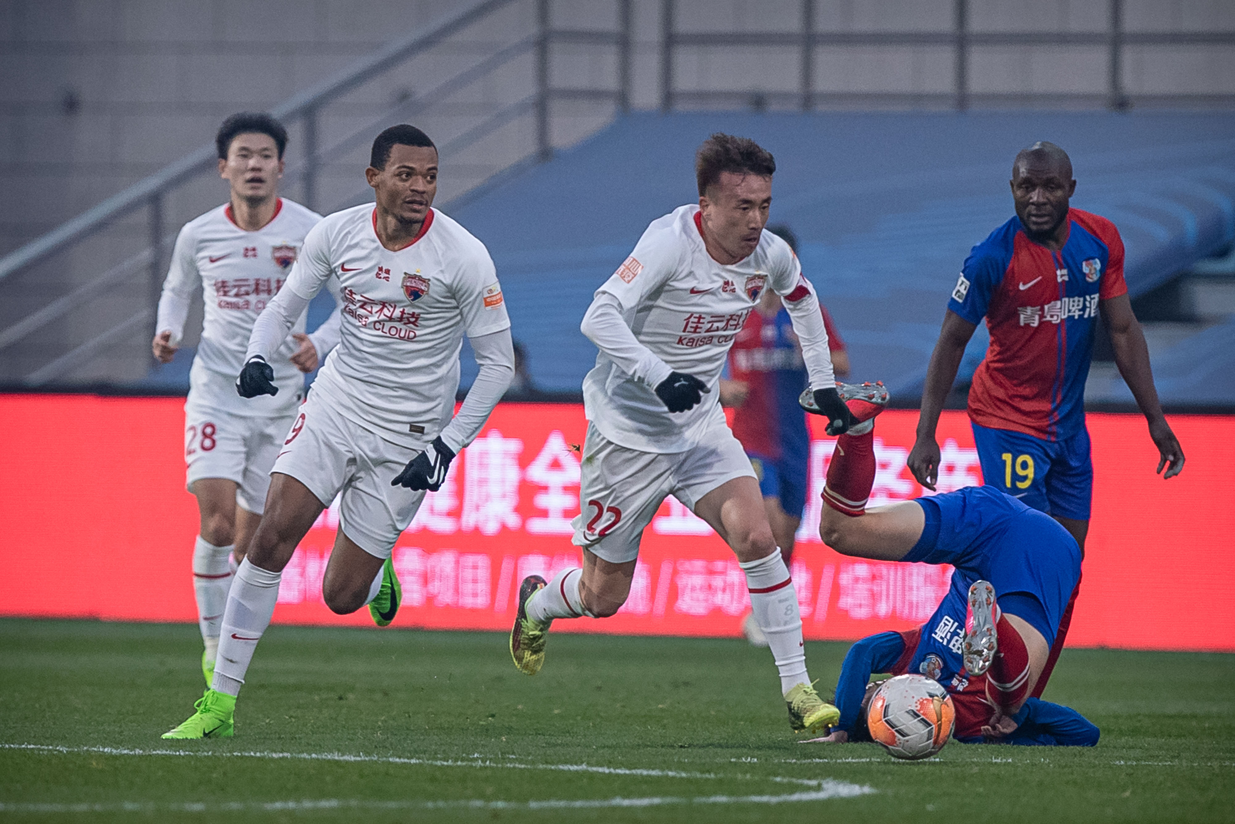 小克鲁伊夫踢球视频,小克鲁伊夫曼联