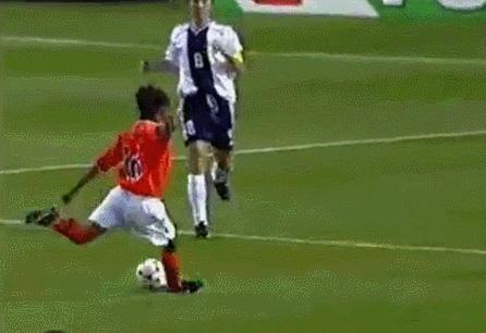 足球后腰在哪个位置图,足球世界最佳阵容争议后腰篇