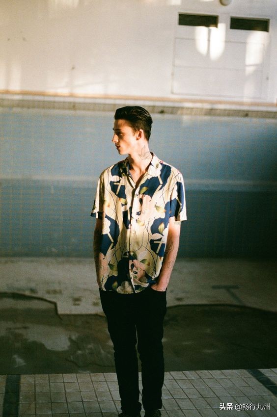 稳重大气高级感型男穿搭推荐,十个男生应该学会的时尚穿搭技巧