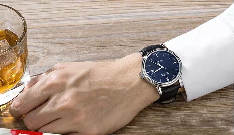 现在什么表值得入手,8千元买什么手机最好