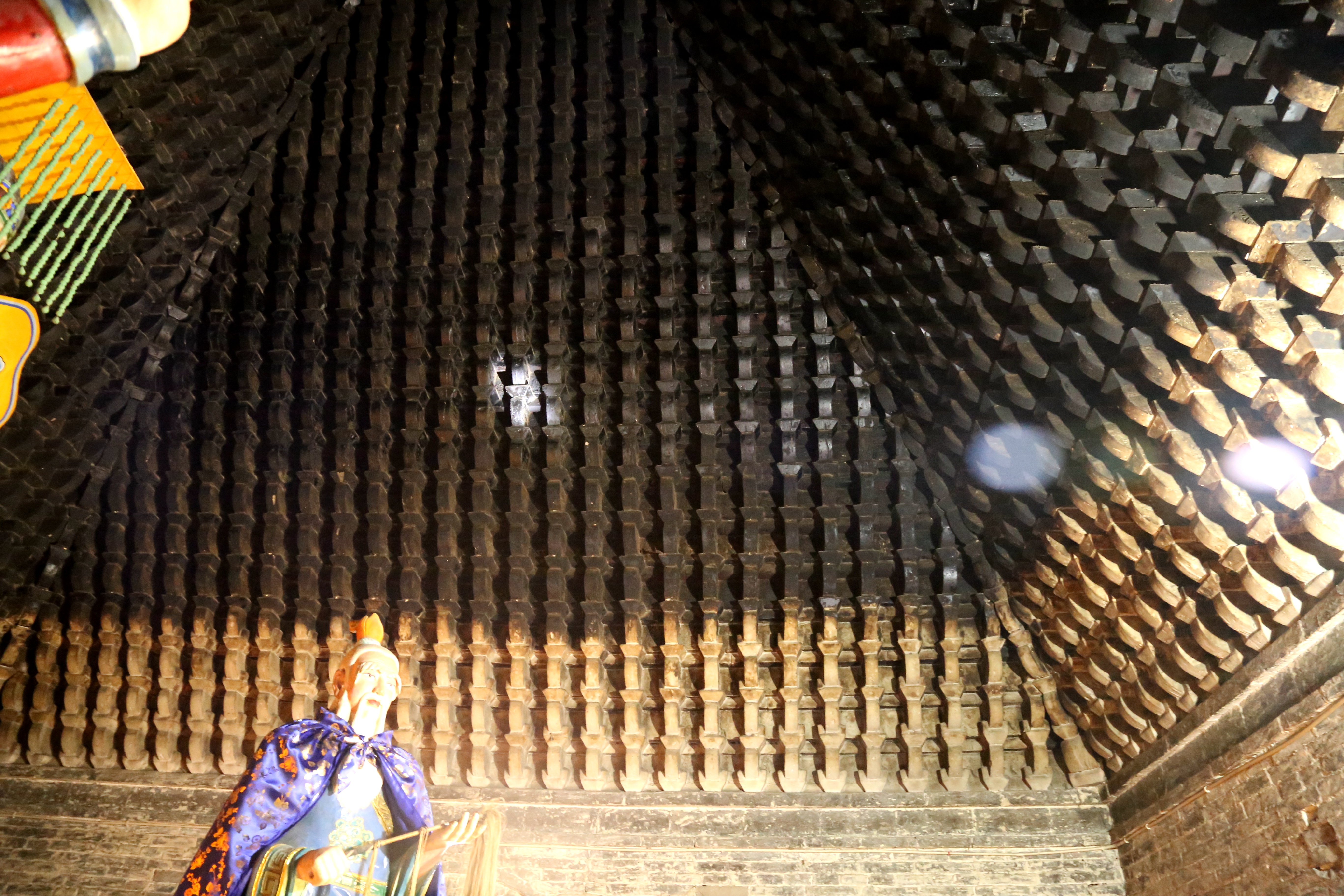 太行八陉中唯一幸存的关楼,穹隆顶上飞檐斗拱,古建中的孤品