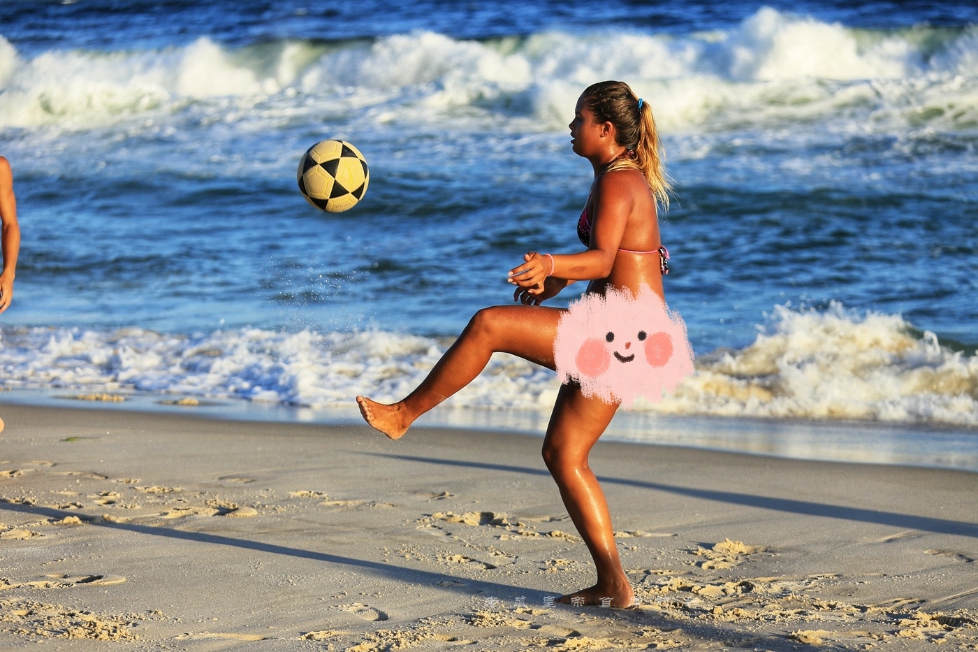 娱乐至死的里约不止狂欢节，怪教堂250彩梯比基尼足球，亮眼