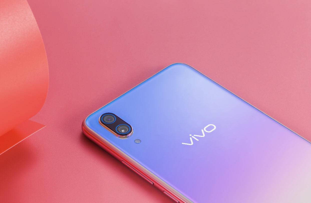 直男还等什么？她喜欢的礼物都在这！vivo联手众品牌打造专属礼包