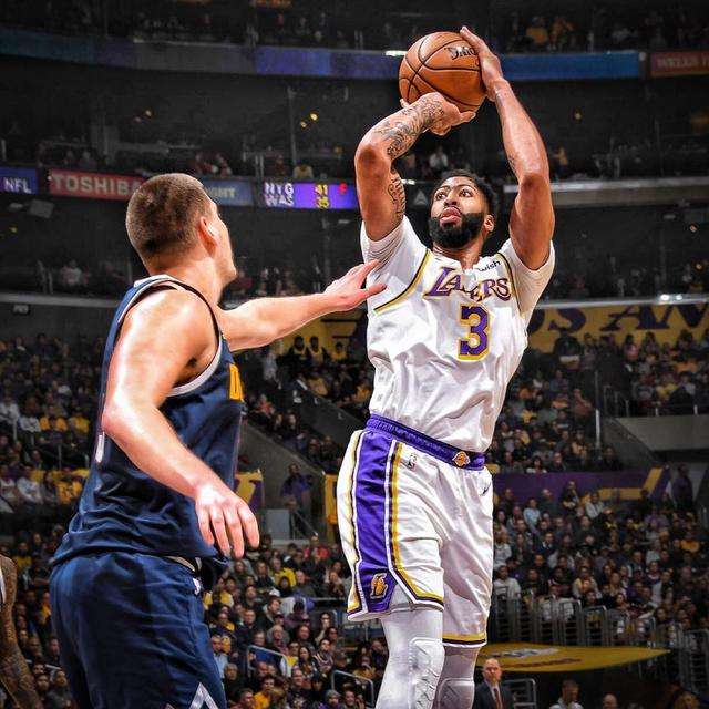 格林不出战打热火,2022年总决赛格林三分钟六犯