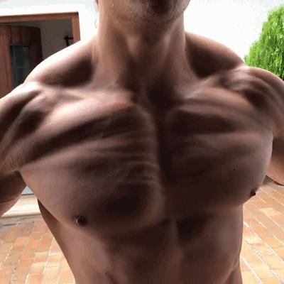 23岁被称为健身圈“肌肉蠕动人”全身肌肉自由律动似有特异功能