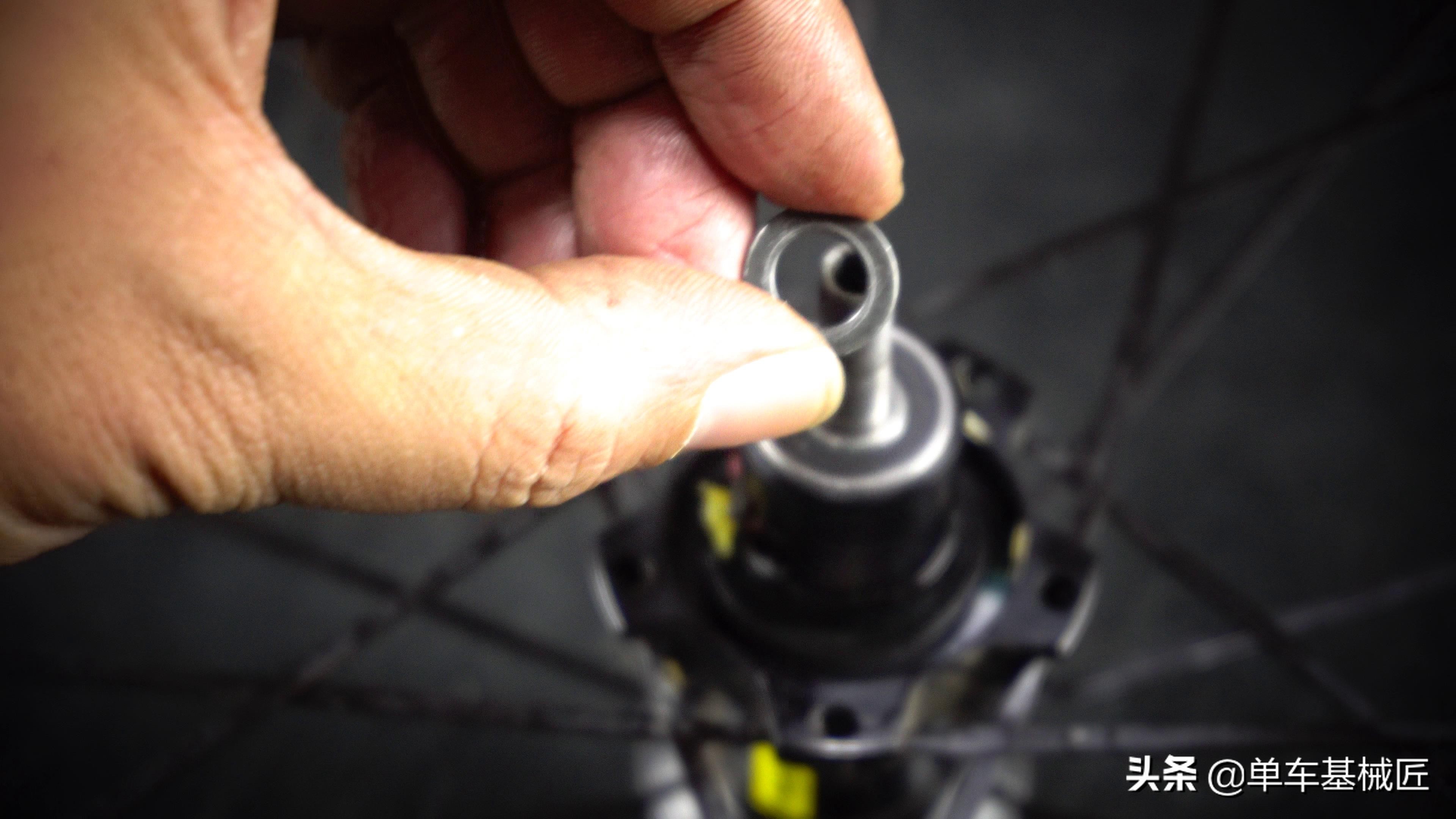 单车基械匠：Mavic轮组花鼓的拆卸，保养，轴承更换三合一教程