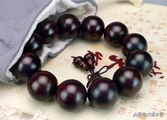 小叶紫檀手串可以用橄榄油保养吗,小叶紫檀手串怎么越盘越不亮