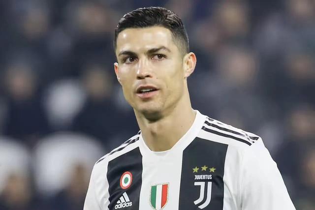 足球界的三个罗纳尔多都是谁,足球世界罗纳尔多带什么特性