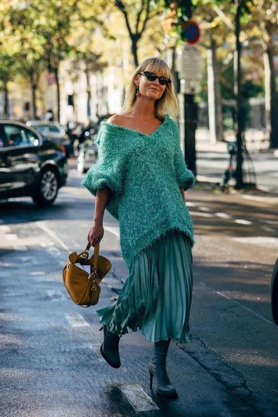 方领v领哪个更显瘦,超显瘦修身v领羊绒长款毛衣