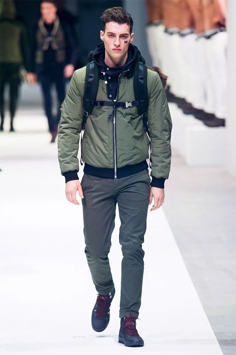 姣斿埄鏃舵椂瑁呭搧鐗宒ries,bikkembergs鍝佺墝鏈嶈