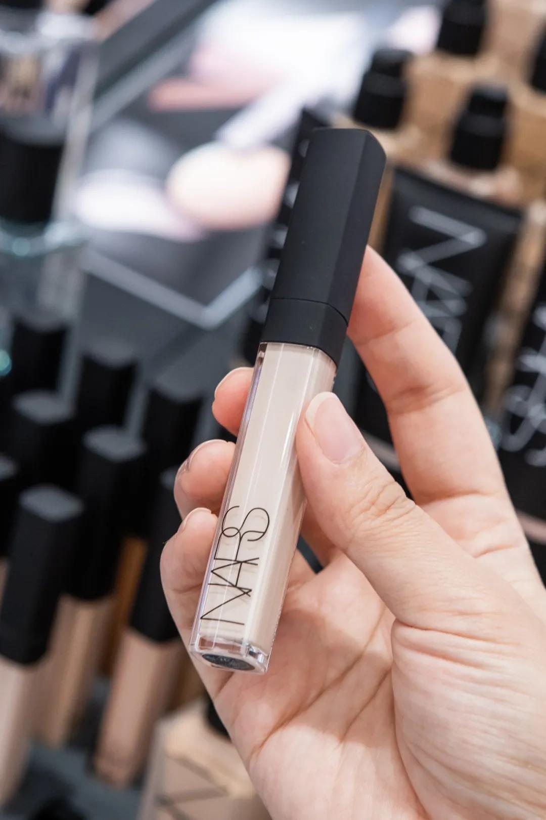 刷爆全网的美妆店空降天津了，到处都是人，大批现场照片被曝光