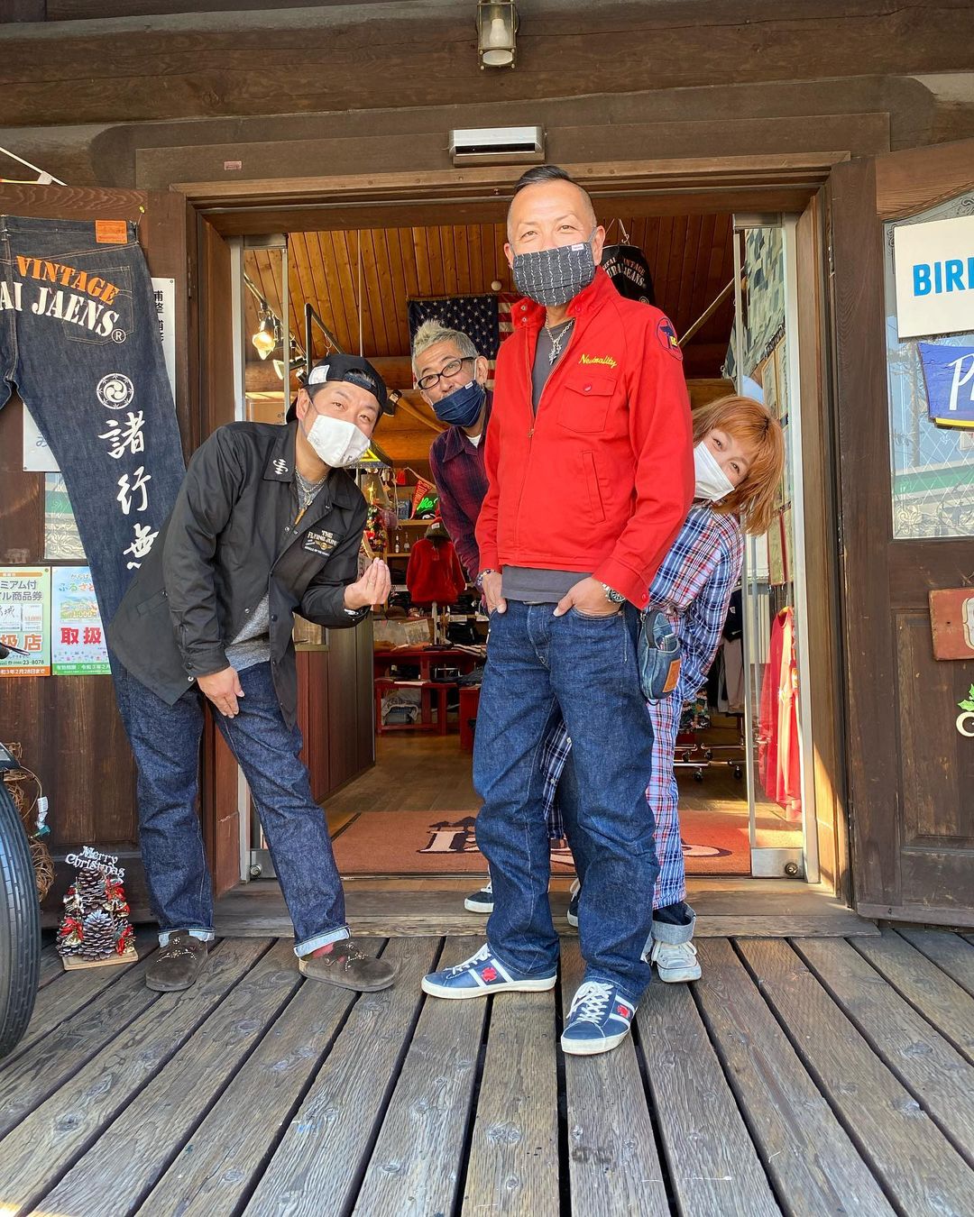 印象中野上彻是唯一一个用自己种的棉花做牛仔裤的“牛”人吧?