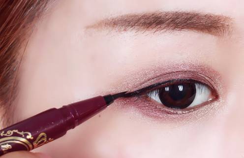 眼线液怎么画眼线视频教程,眼线液怎么画新手教程